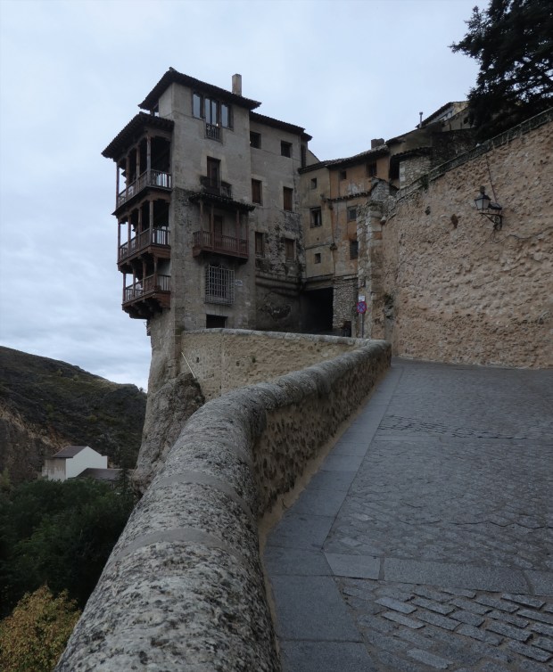 cuenca-hanging-houses