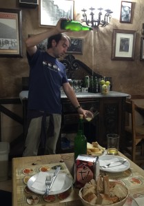 food-and-wine-tour-pouring-cider